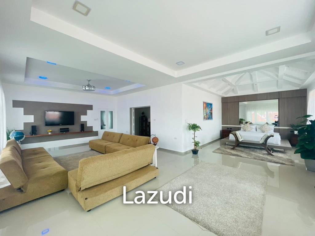 6 Bedrooms East Pattaya House for Sale