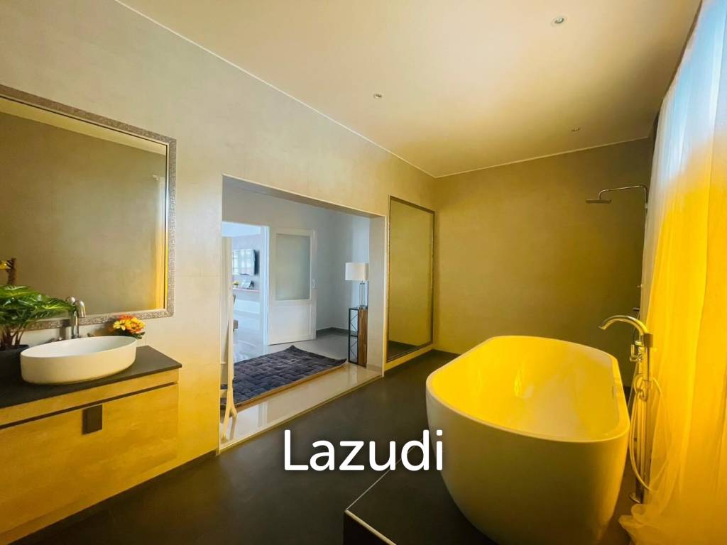 6 Bedrooms East Pattaya House for Sale