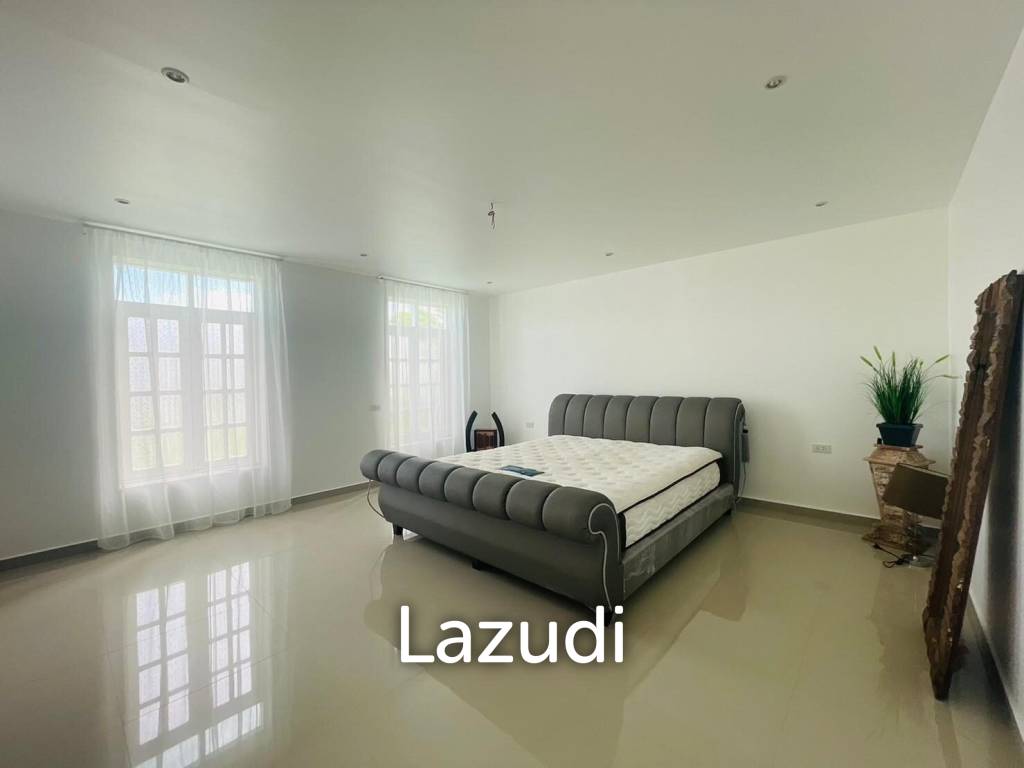 6 Bedrooms East Pattaya House for Sale
