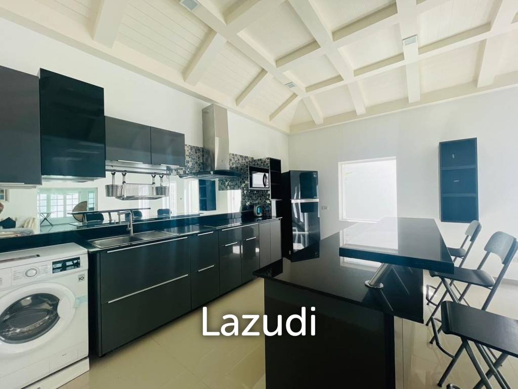 6 Bedrooms East Pattaya House for Sale