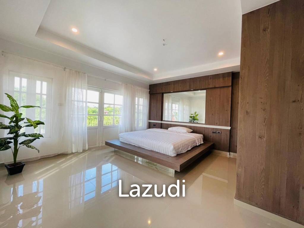 6 Bedrooms East Pattaya House for Sale