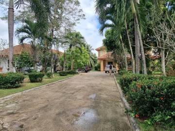 Big Garden House in Huay Yai for Rent