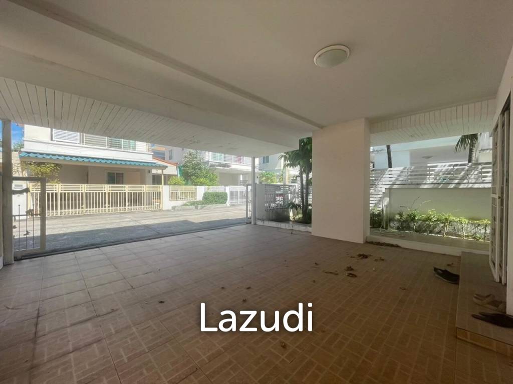 2 Storey House for Sale in Jomtien