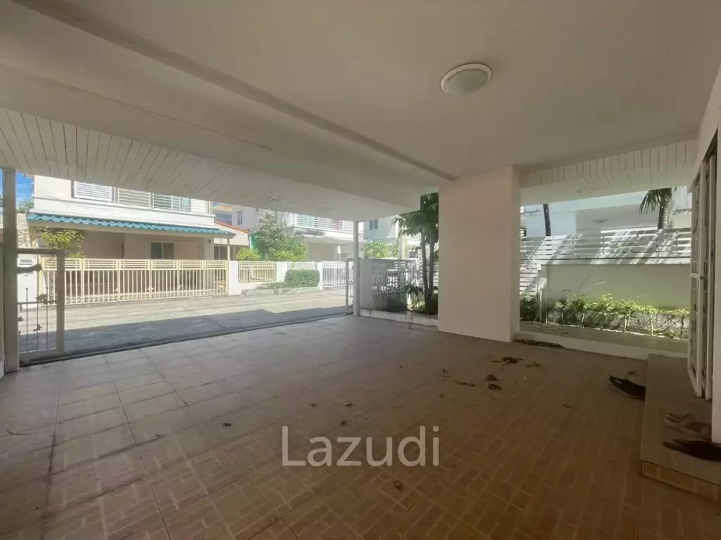 2 Storey House for Sale in Jomtien