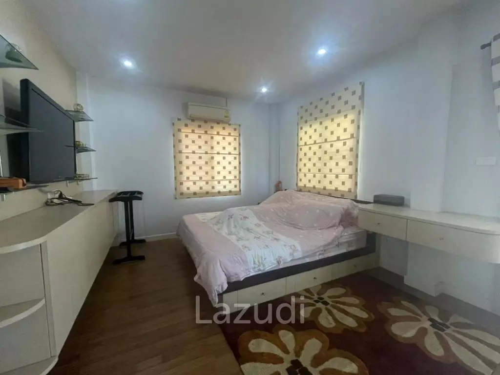 2 Storey House for Sale in Jomtien