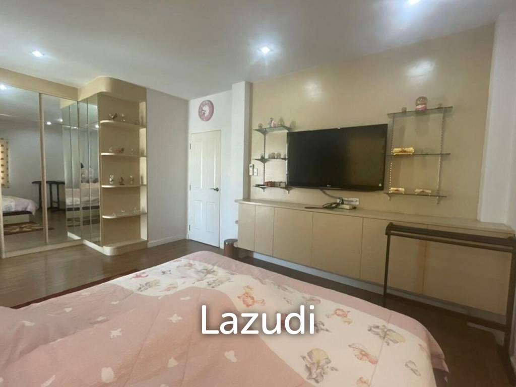 2 Storey House for Sale in Jomtien