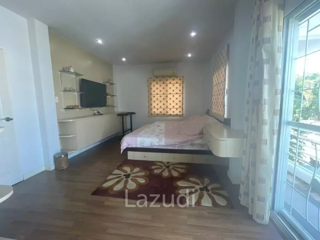 2 Storey House for Sale in Jomtien