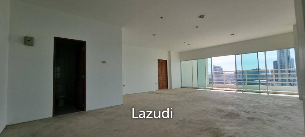 3 Bed 3 Bath 288 SQ.M View Talay 8 Condo