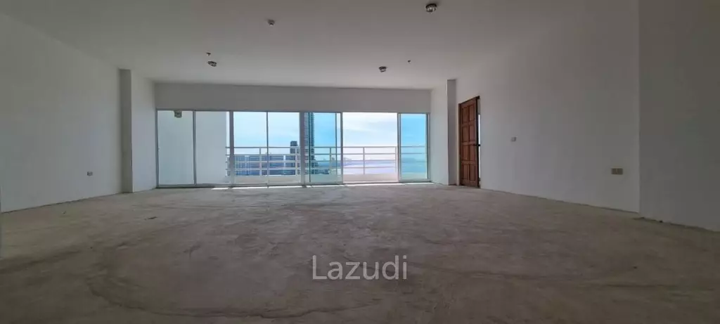 3 Bed 3 Bath 288 SQ.M View Talay 8 Condo