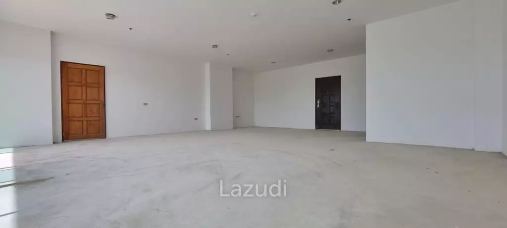 3 Bed 3 Bath 288 SQ.M View Talay 8 Condo