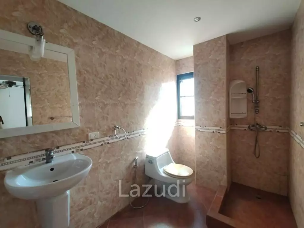 3-Storey House for Sale in East Pattaya