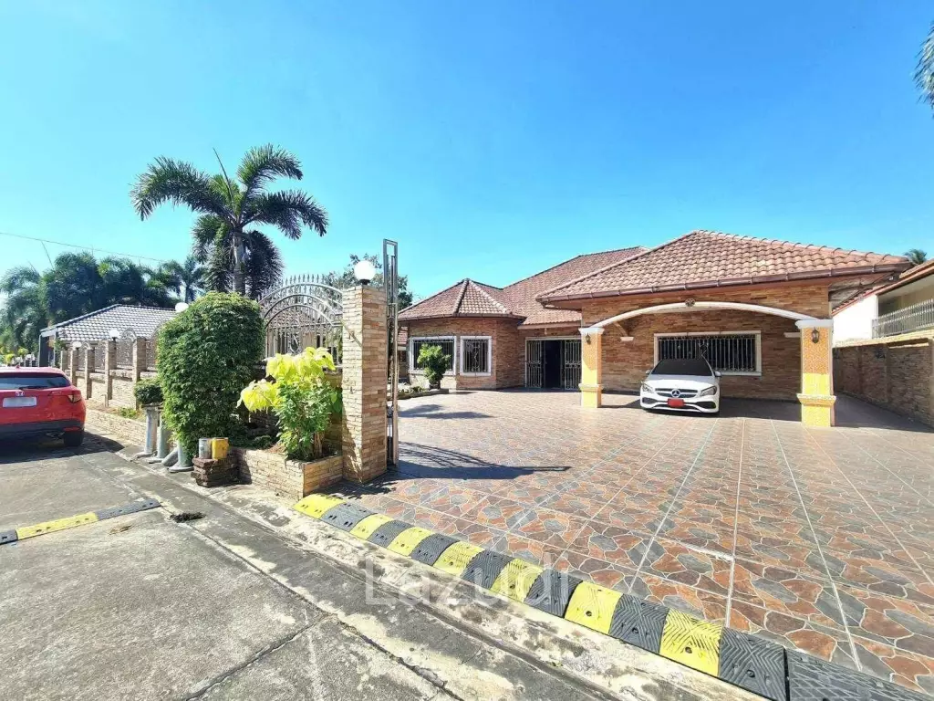 Pool Villa House for Sale in Mabprachan