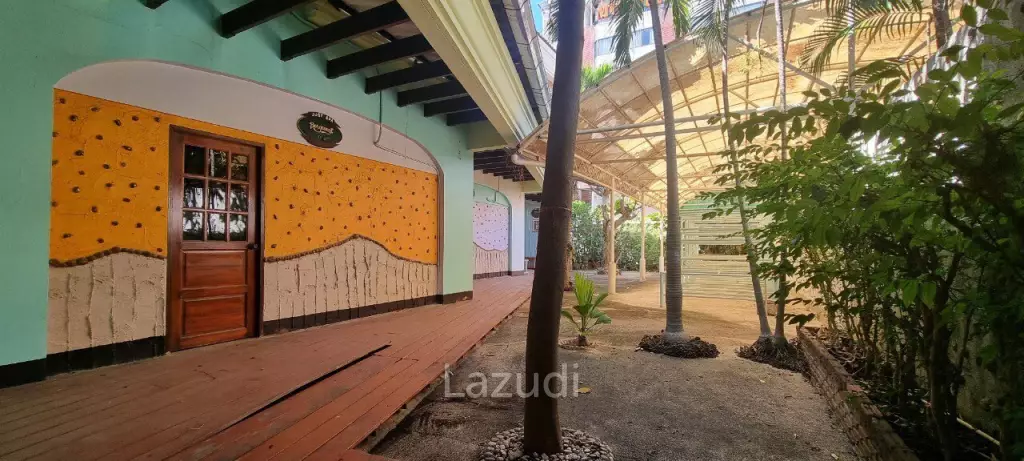 Land and Building for Sale in Pratumnak