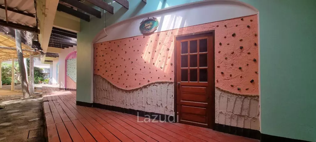 Land and Building for Sale in Pratumnak