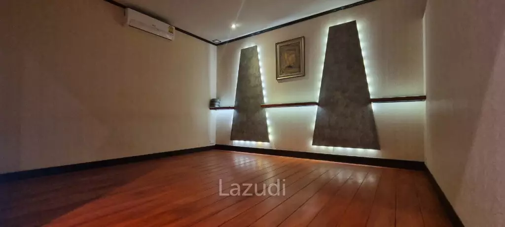 Land and Building for Sale in Pratumnak