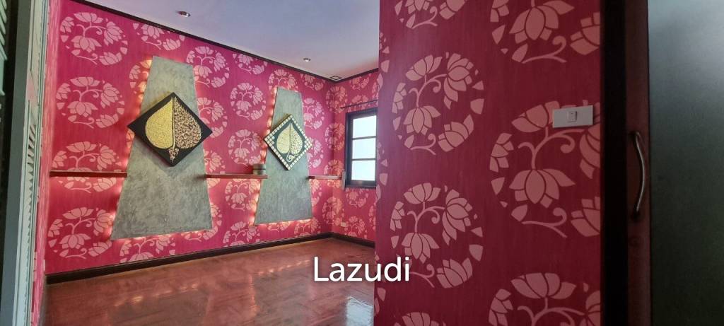 Land and Building for Sale in Pratumnak