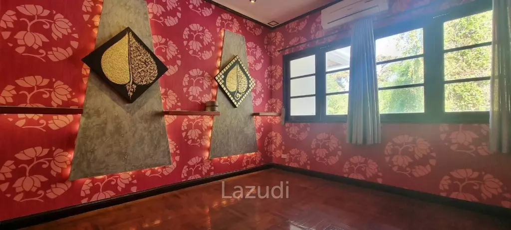 Land and Building for Sale in Pratumnak