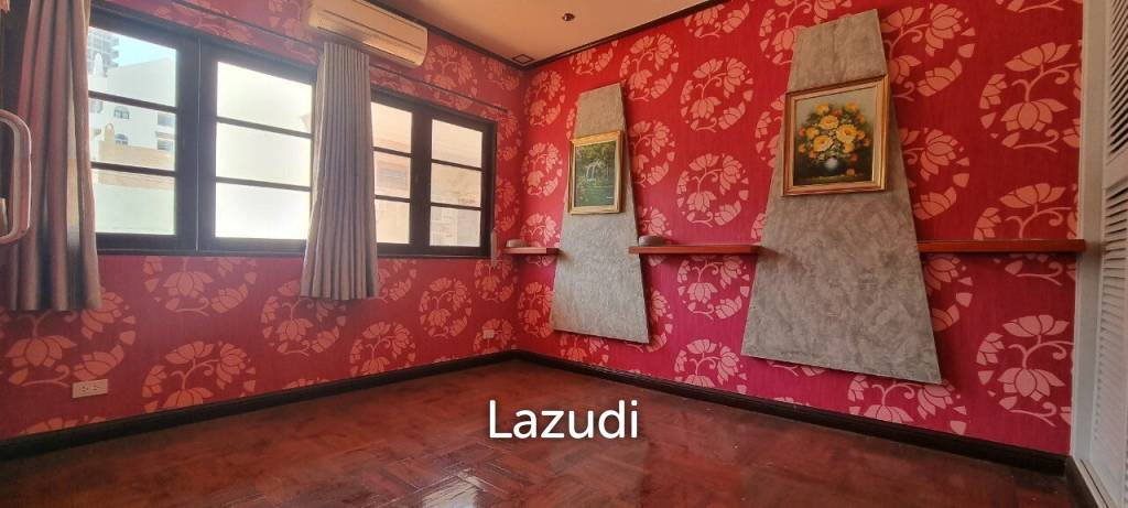 Land and Building for Sale in Pratumnak