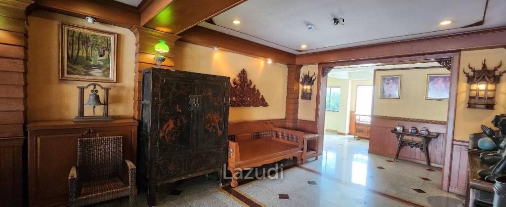 South Pattaya Hotel Building for Sale