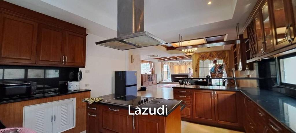 5Beds House for Sale in East Pattaya