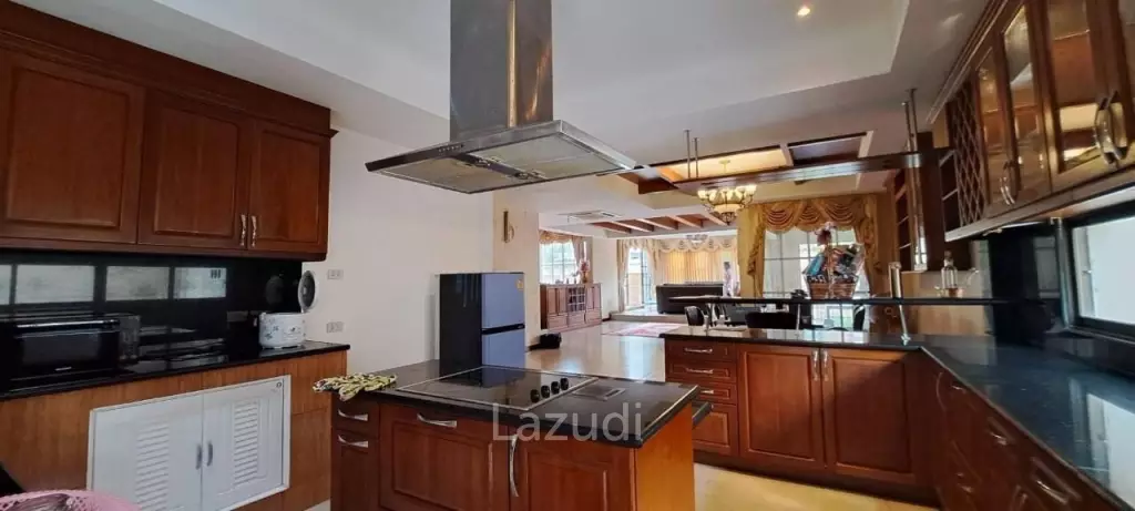 5Beds House for Sale in East Pattaya