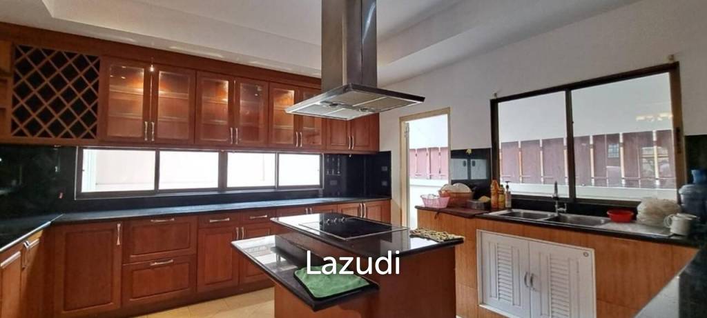 5Beds House for Sale in East Pattaya