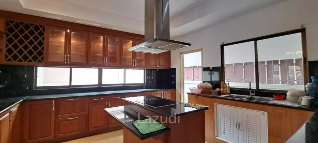 5Beds House for Sale in East Pattaya