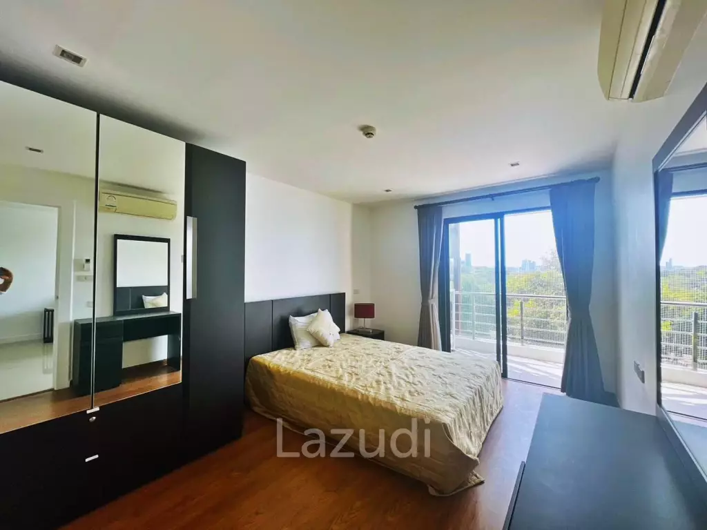 Golden Coast Condo Siracha for Sale