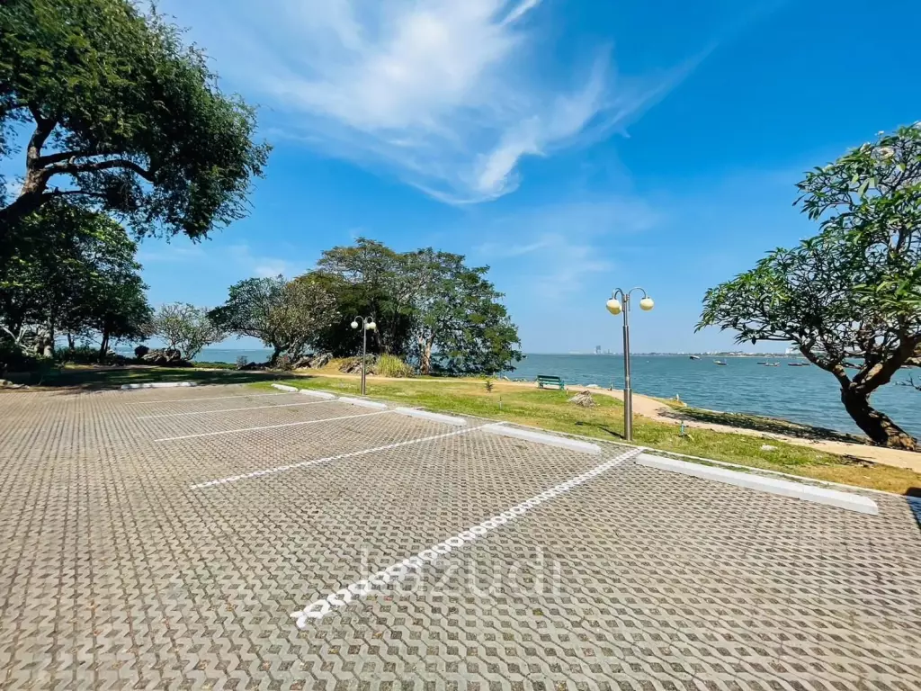 Golden Coast Siracha 1Bed for Sale