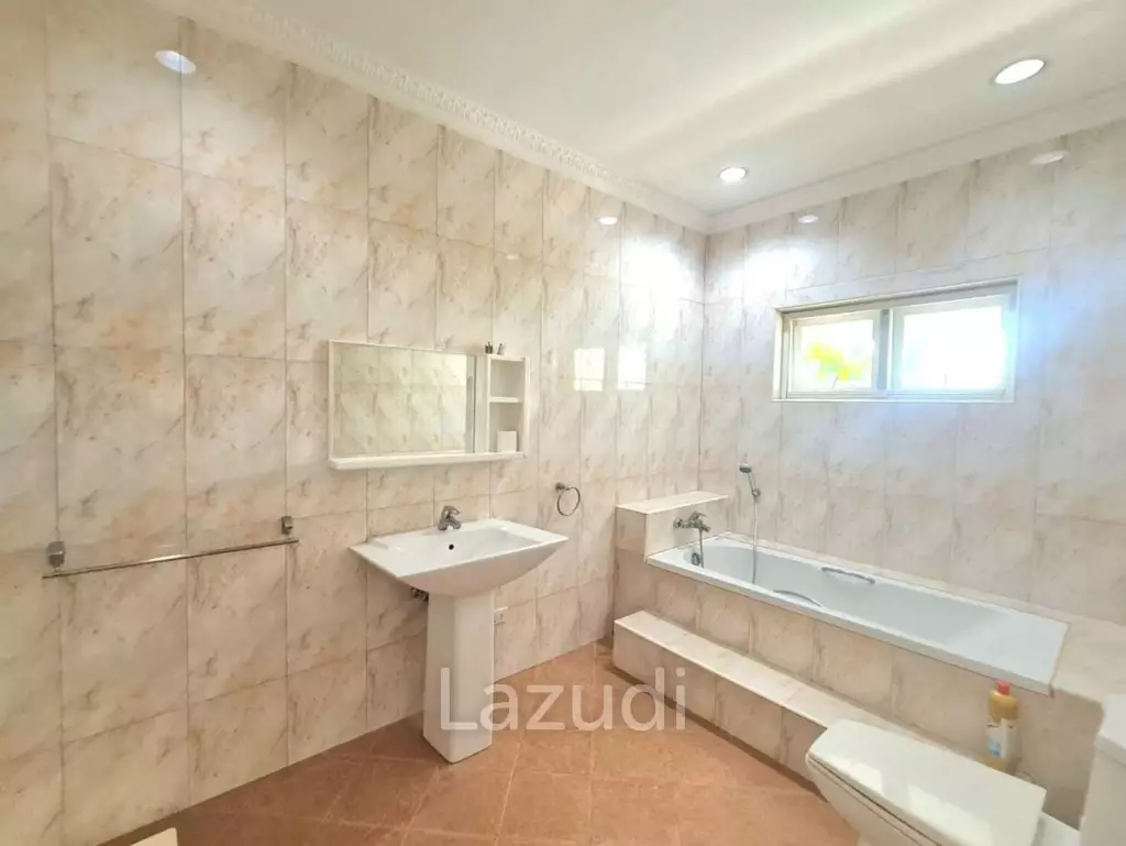 6 Bed 7 Bath 355 SQ.M Luxury Pool Villa