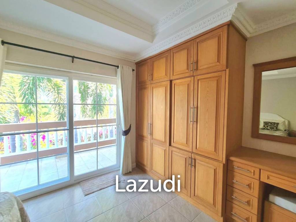 6 Bed 7 Bath 355 SQ.M Luxury Pool Villa