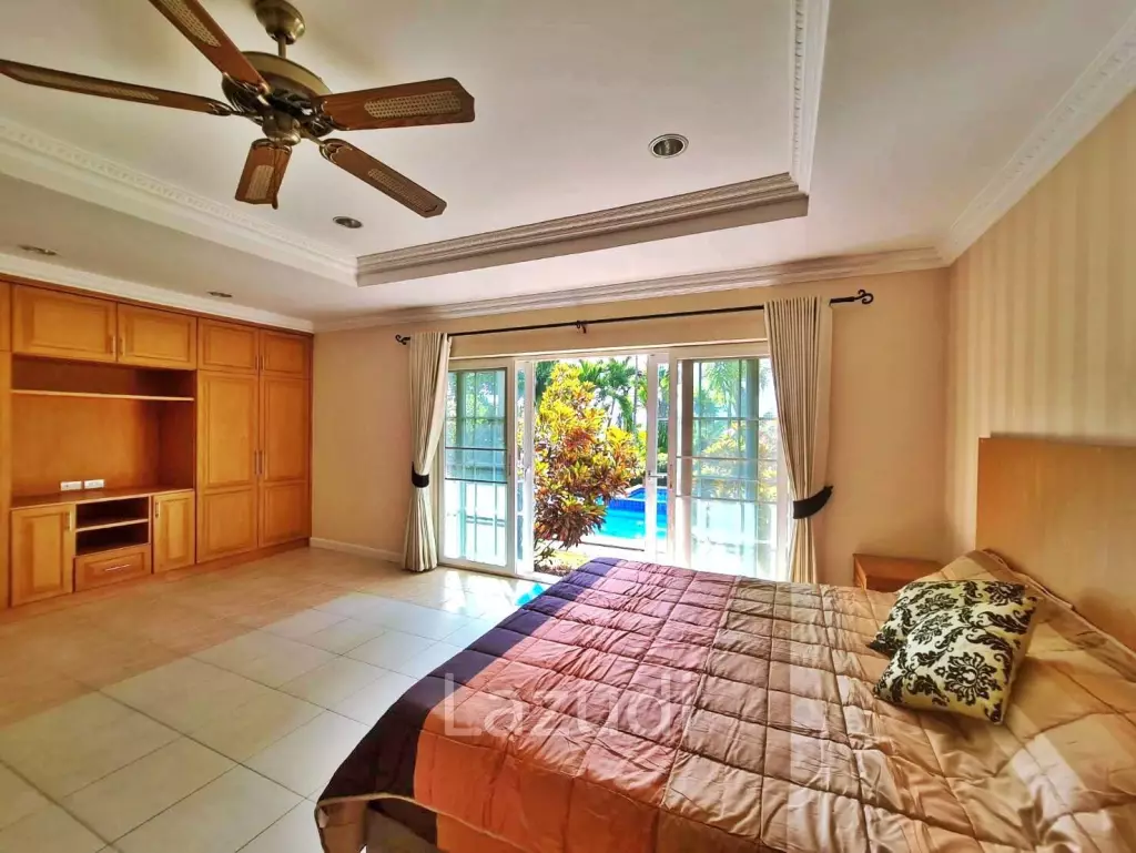 6 Bed 7 Bath 355 SQ.M Luxury Pool Villa