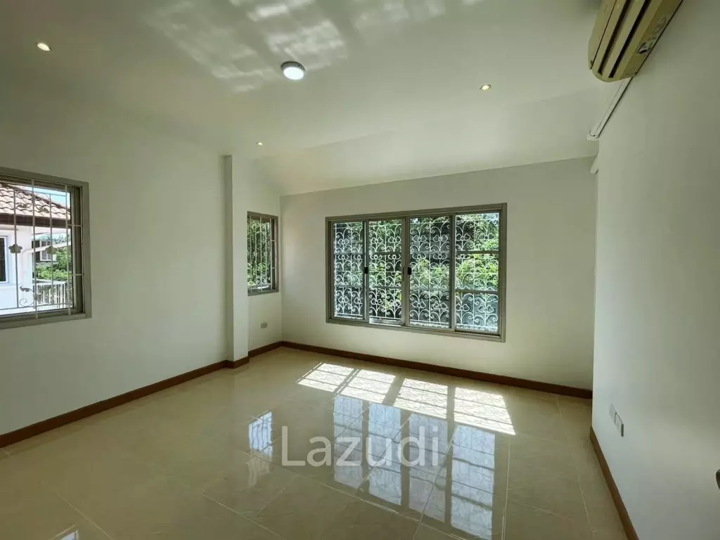 3 Bedrooms Unfurnished House at East Pattaya