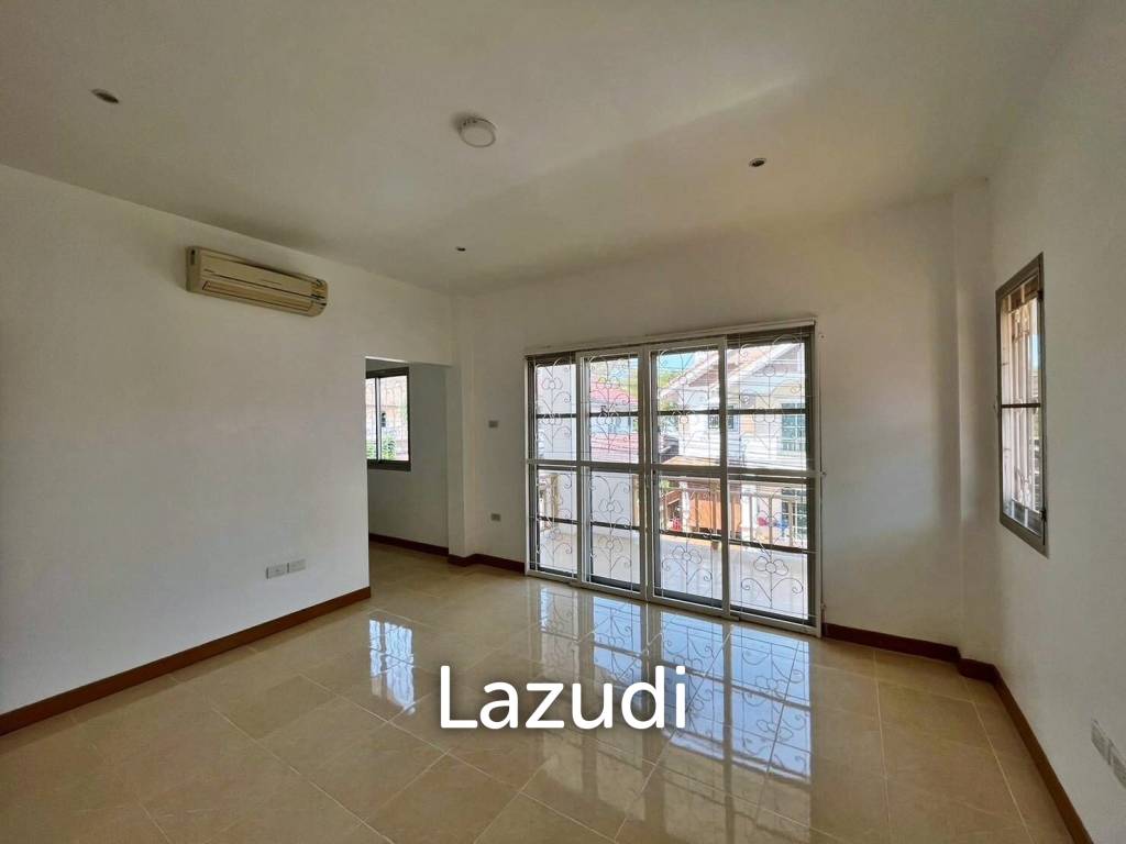 3 Bedrooms Unfurnished House at East Pattaya