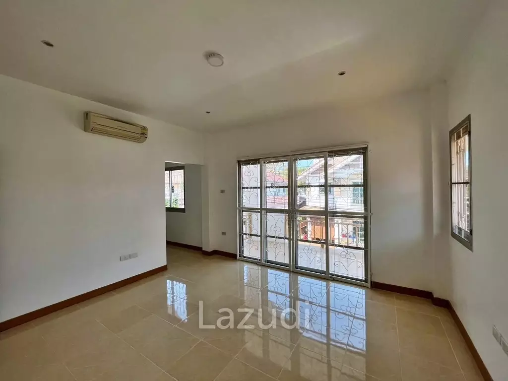 3 Bedrooms Unfurnished House at East Pattaya