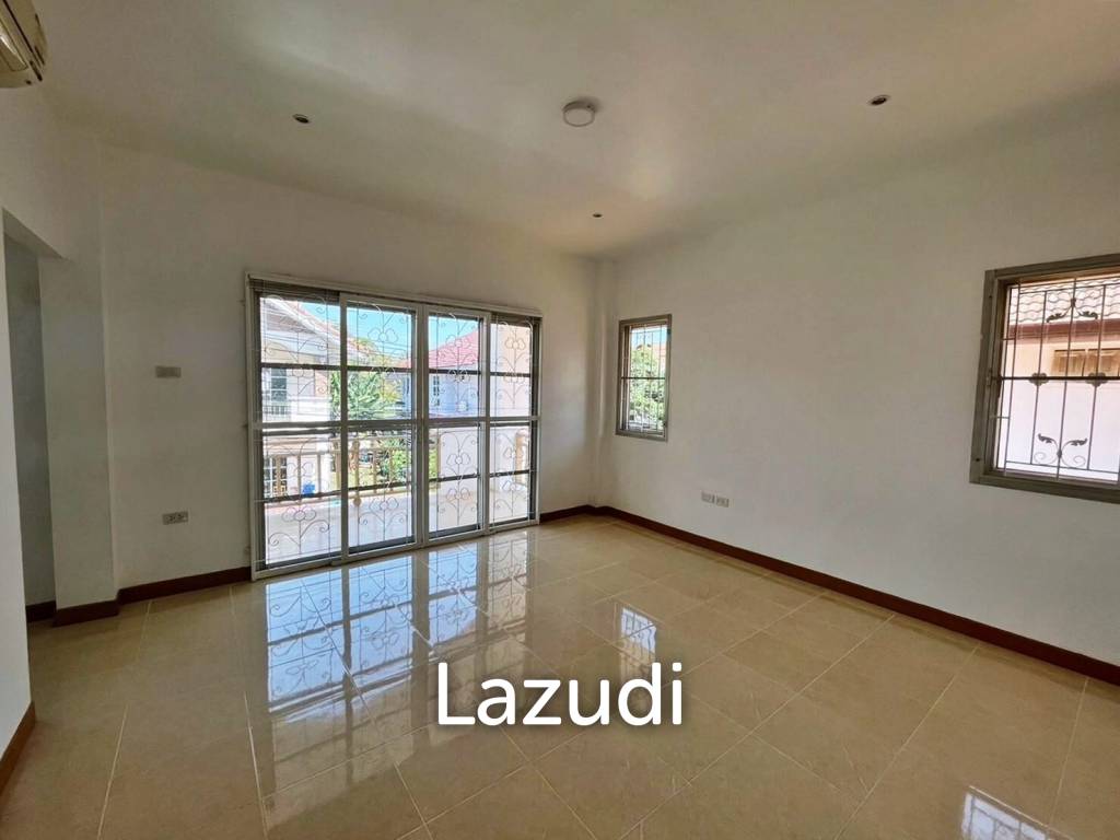 3 Bedrooms Unfurnished House at East Pattaya