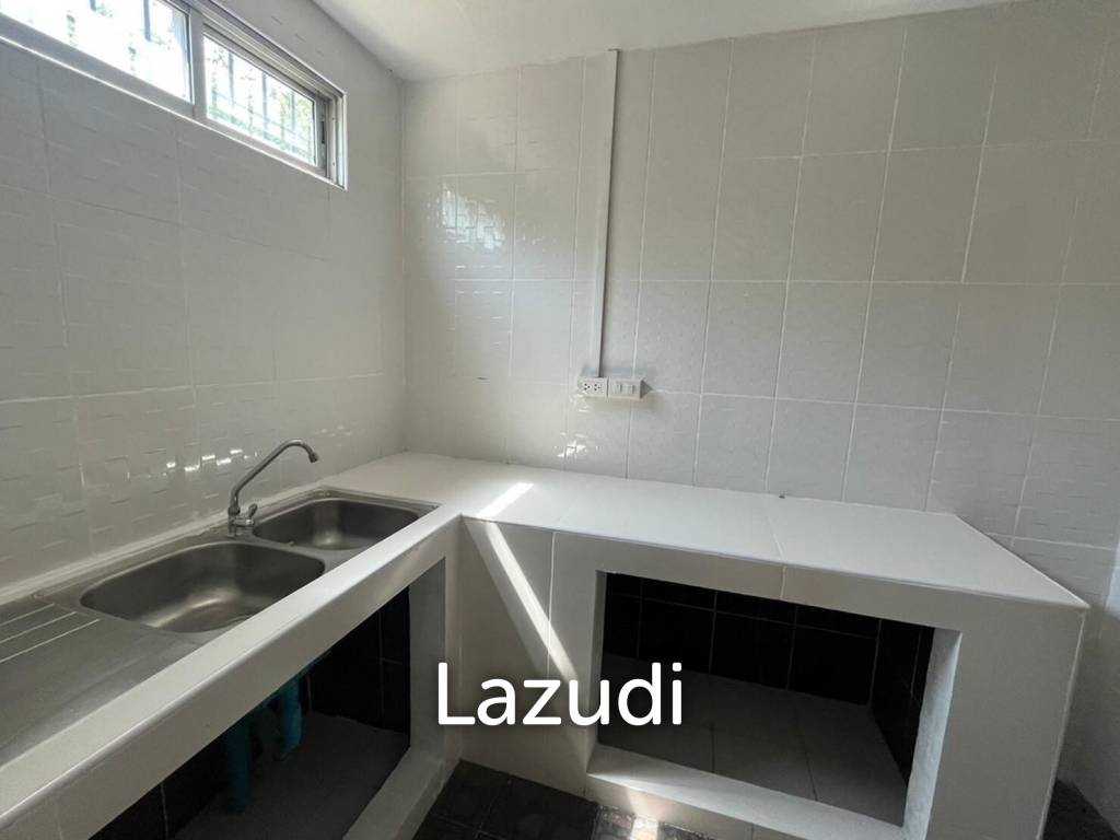 3 Bedrooms Unfurnished House at East Pattaya