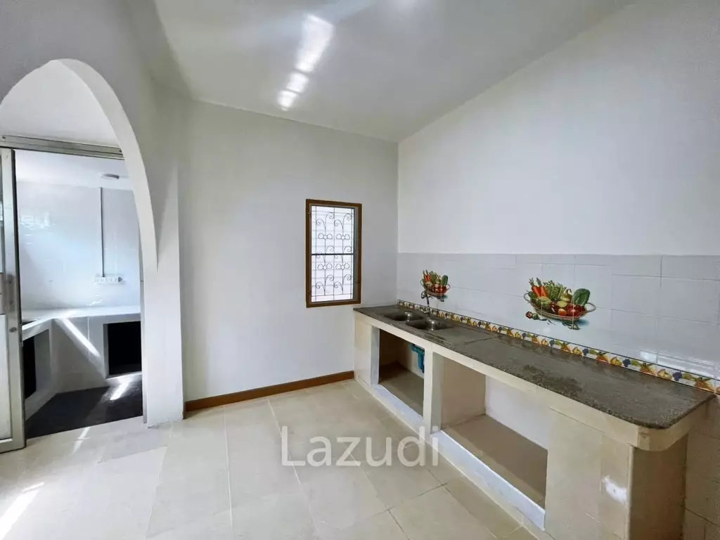 3 Bedrooms Unfurnished House at East Pattaya