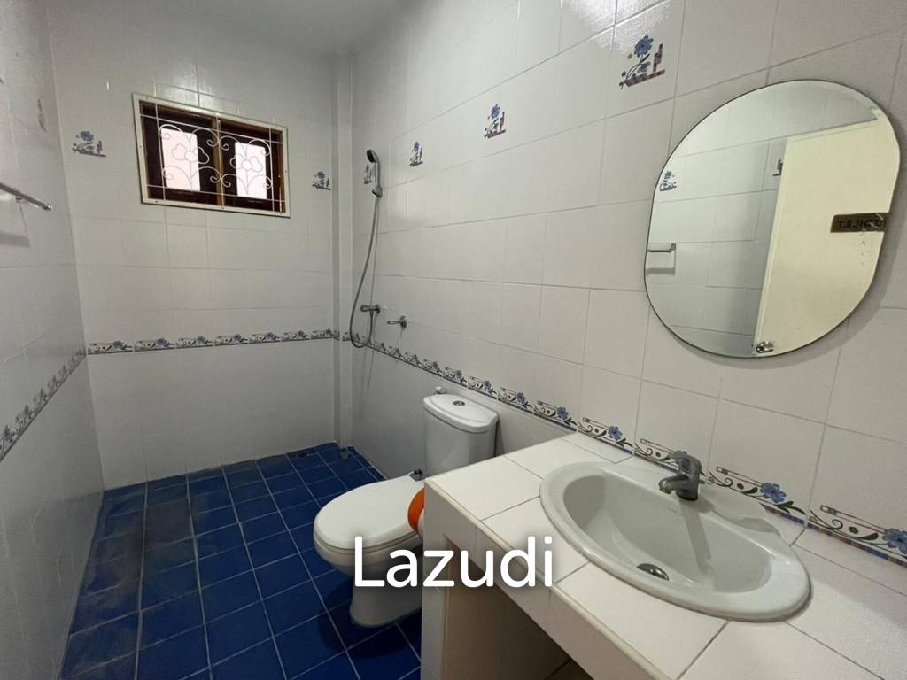 3 Bedrooms Unfurnished House at East Pattaya