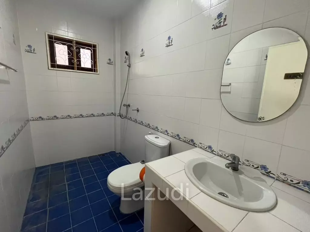 3 Bedrooms Unfurnished House at East Pattaya