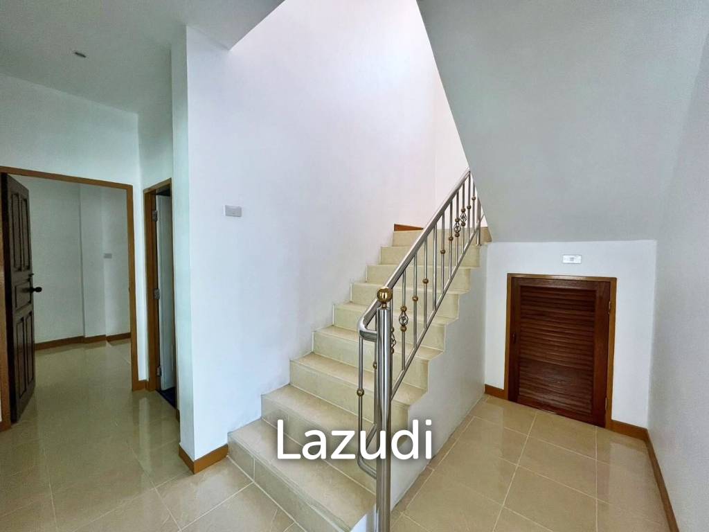 3 Bedrooms Unfurnished House at East Pattaya