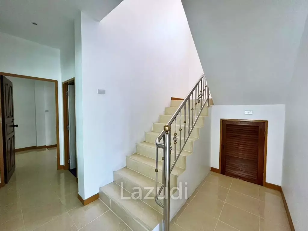3 Bedrooms Unfurnished House at East Pattaya
