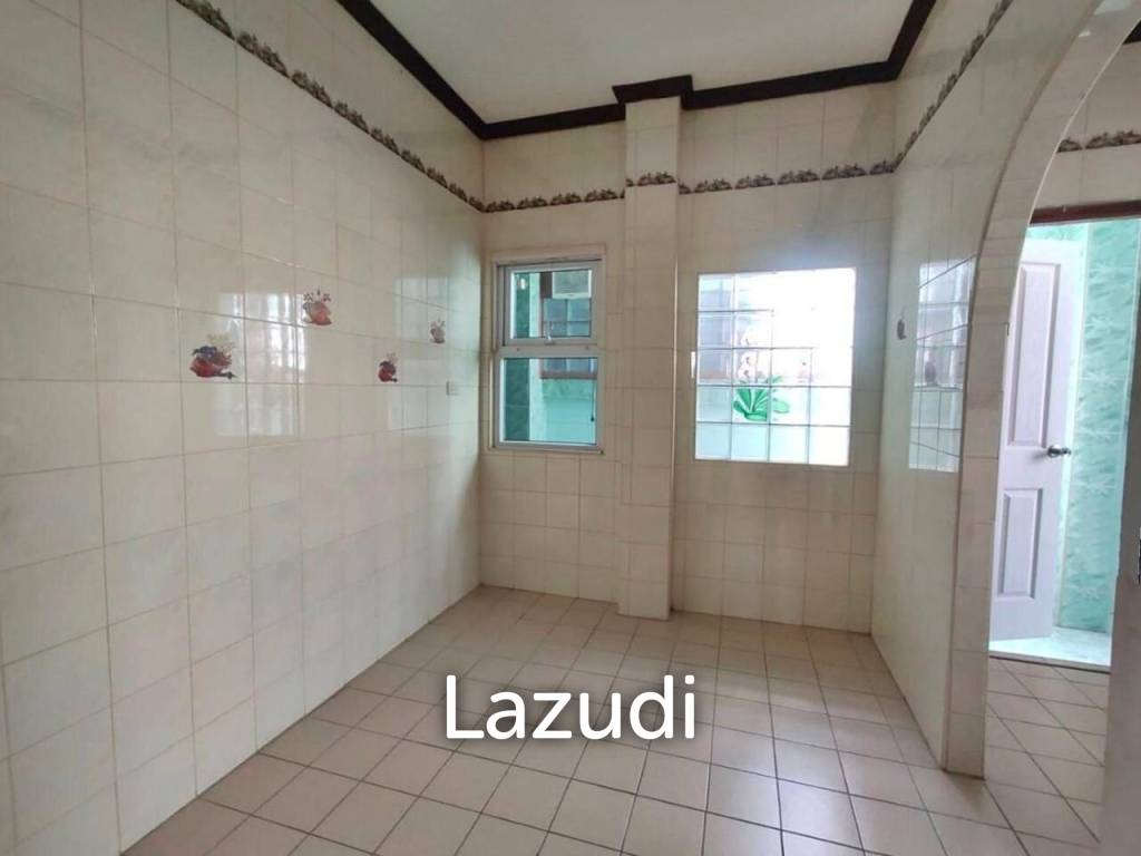 4 Bedrooms Unfurnished House for Sale
