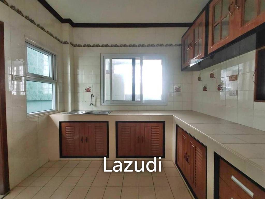 4 Bedrooms Unfurnished House for Sale