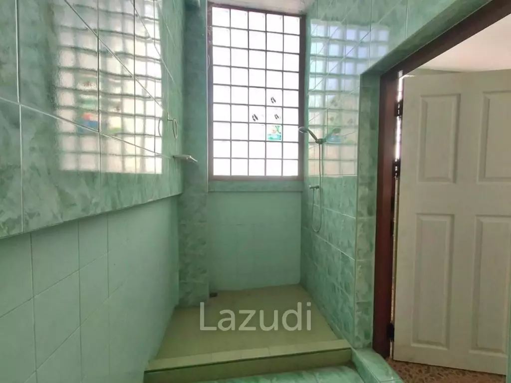 4 Bedrooms Unfurnished House for Sale