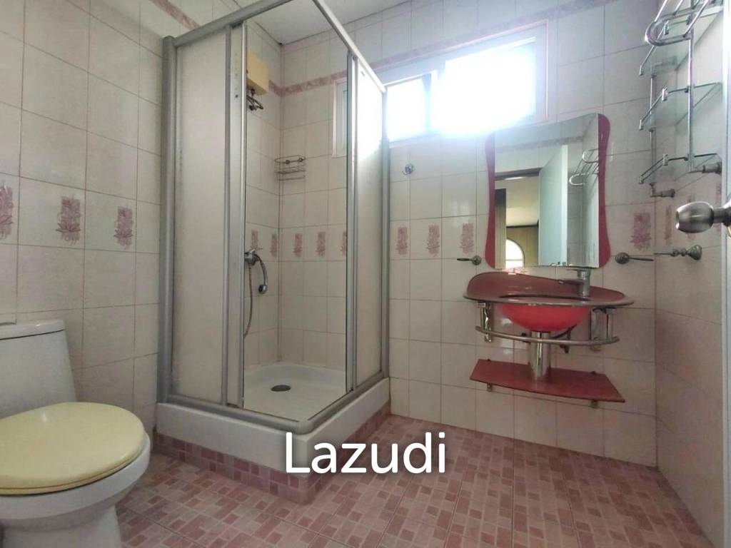 4 Bedrooms Unfurnished House for Sale