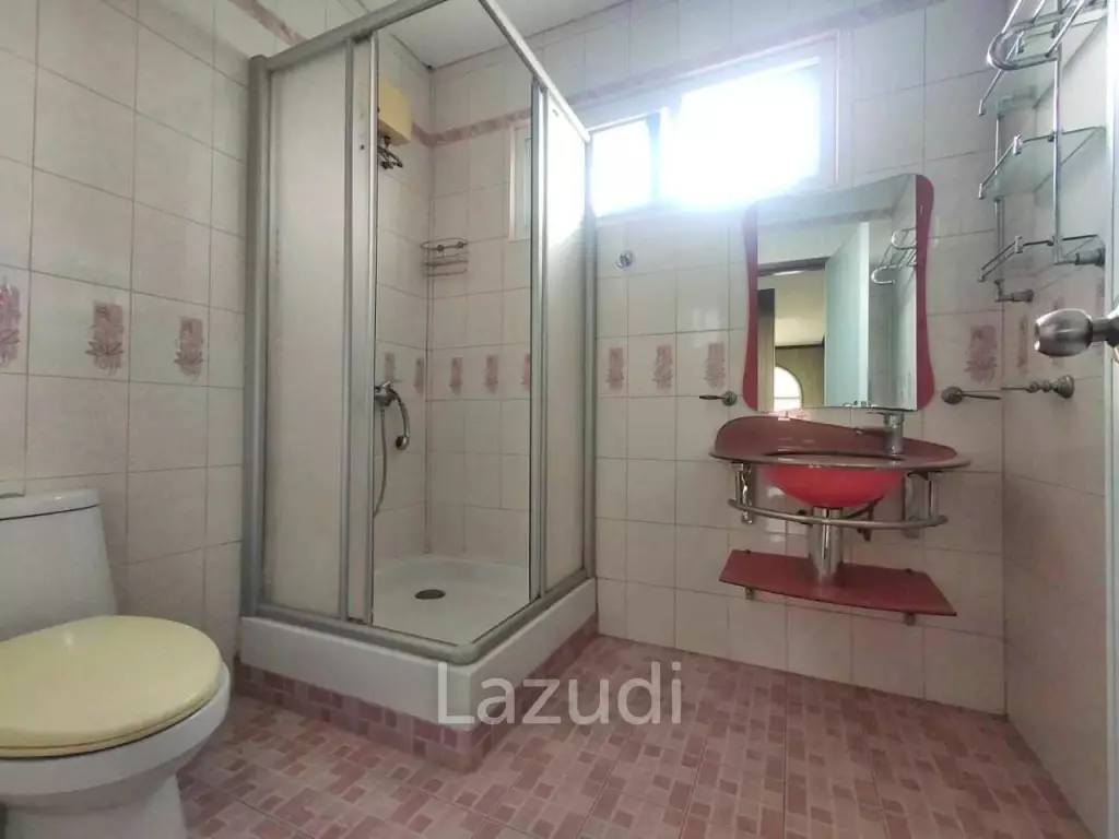 4 Bedrooms Unfurnished House for Sale