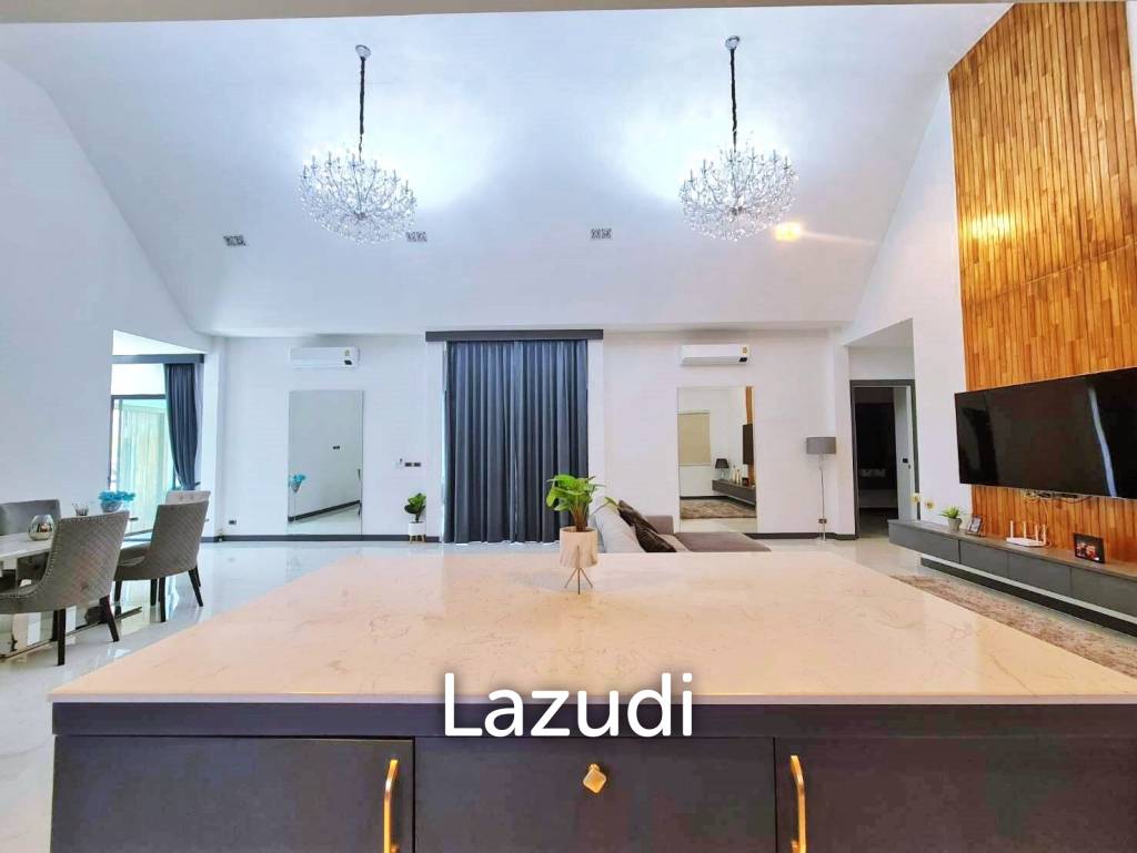 Pool Villa House in East Pattaya for Sale