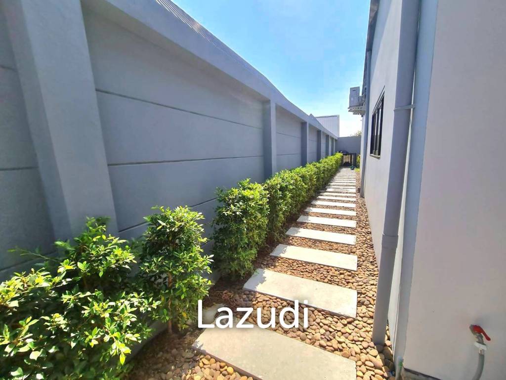 Pool Villa House in East Pattaya for Sale
