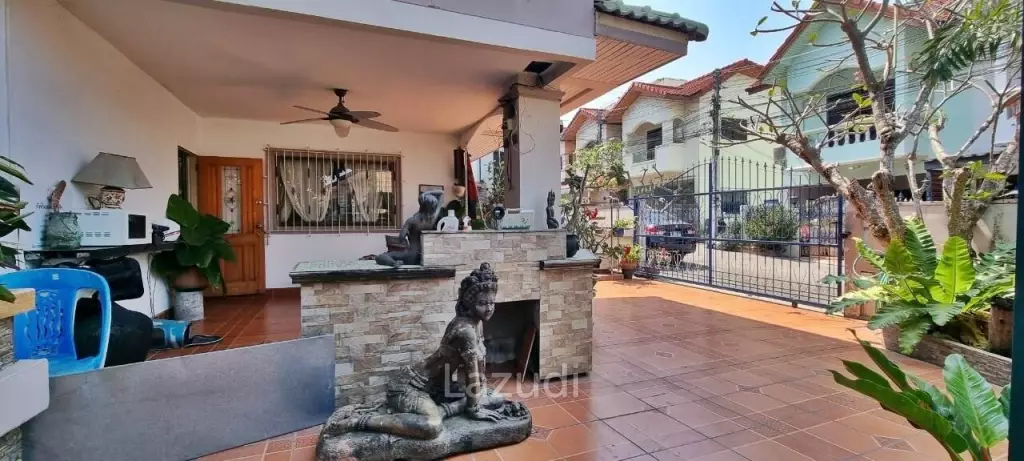 2 Storey House for Sale in Na-Kluea